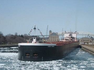 SELF UNLOADER BURNS HARBOR DURING ICY CONDITIONS